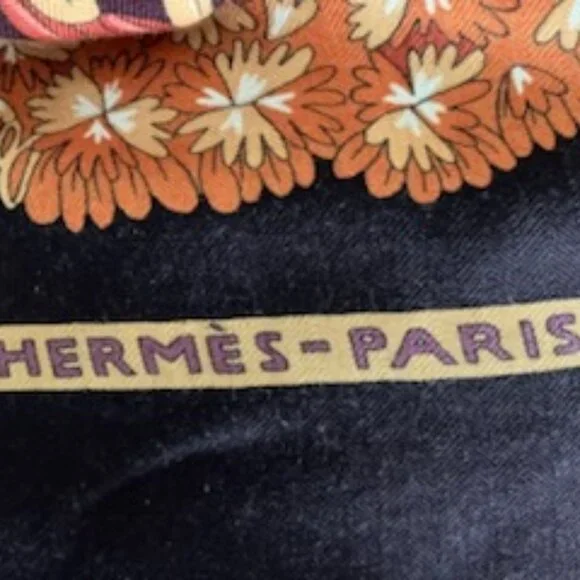 Hermes "Ombres et Lumieres" Cashmere and Silk Vintage Shawl - Picture 4 of 7
